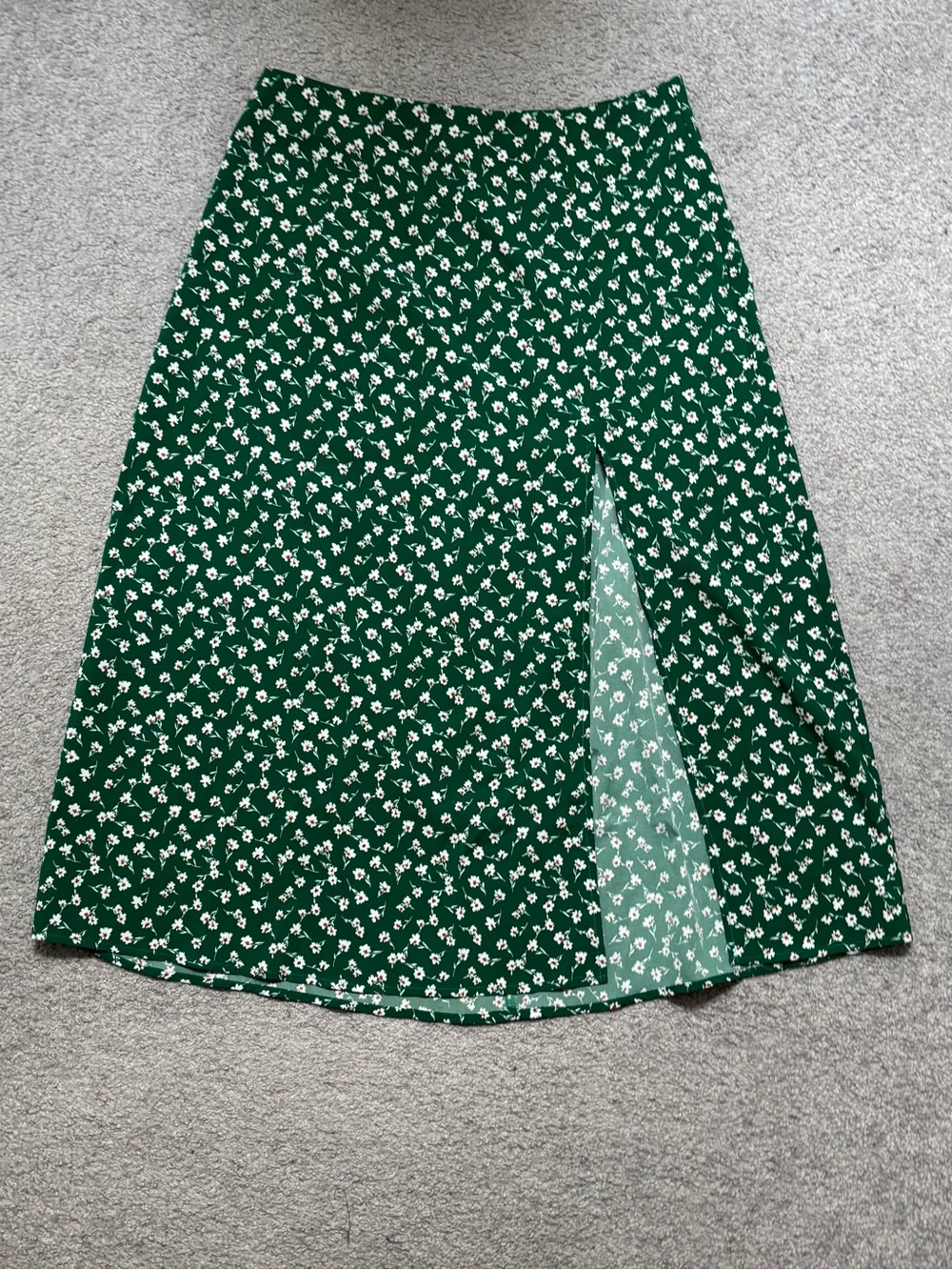 SHEIN Green Ditsy Floral Midi Skirt with Front Slit